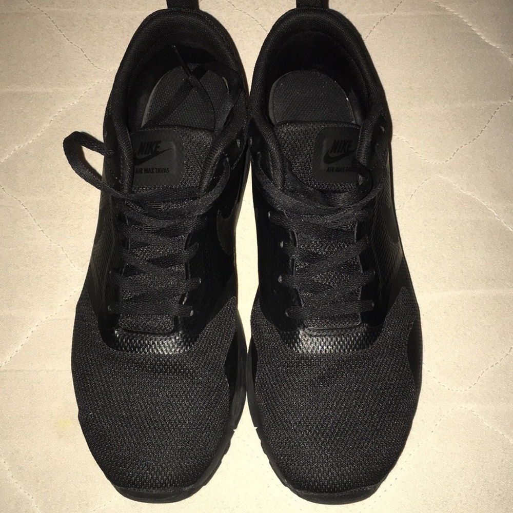 Black Nike Air Max